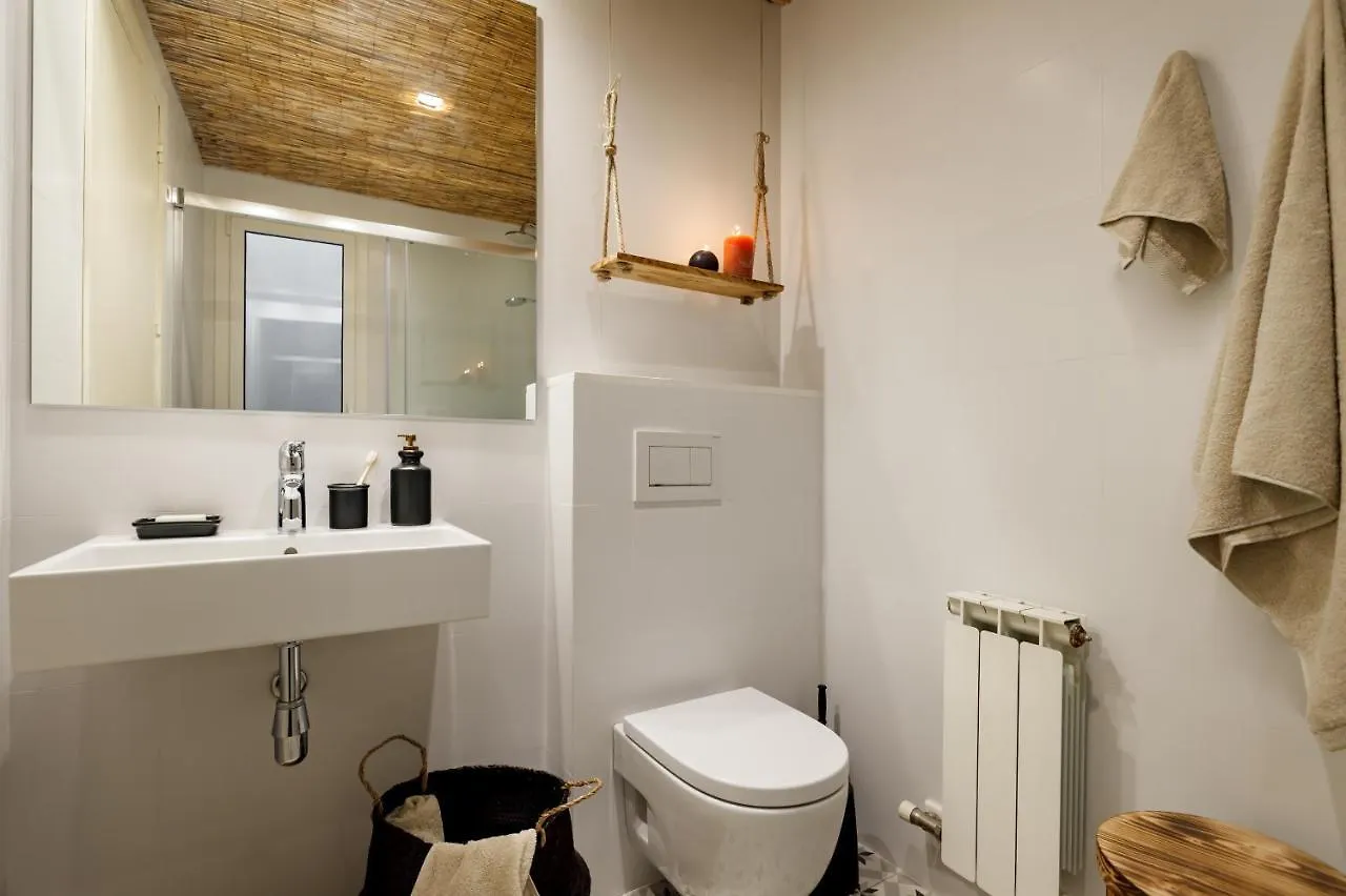 Hidalgo - Two Bedroom Apartment In Eixample Barcelona Spain