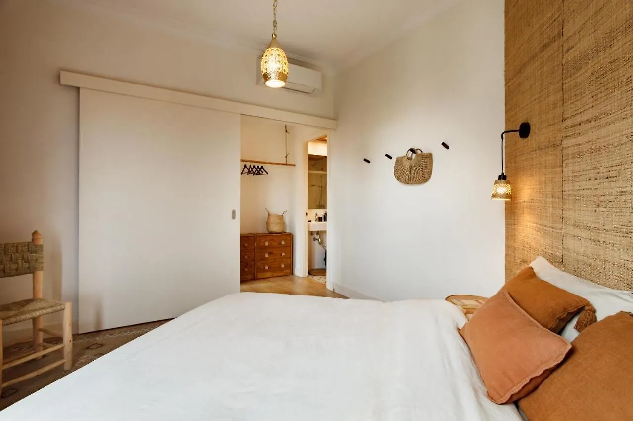 Hidalgo - Two Bedroom Apartment In Eixample Barcelona Spain